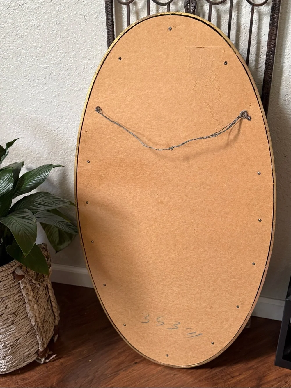 Beautiful Vintage Mid-Century Hollywood Regency Oval Decorative BIG Wall Mirror
